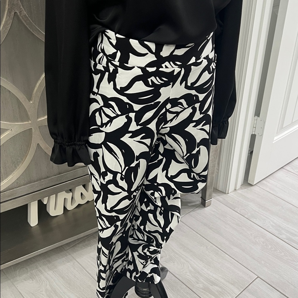 Chico's Black and White stretchy Capris